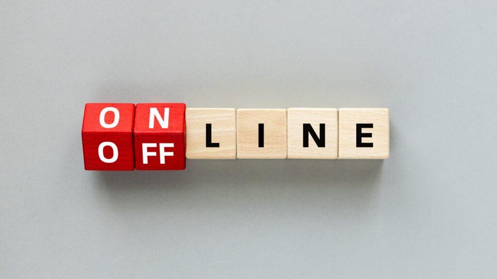 Werbemix mit Online und Offline | Bauzaunbanner